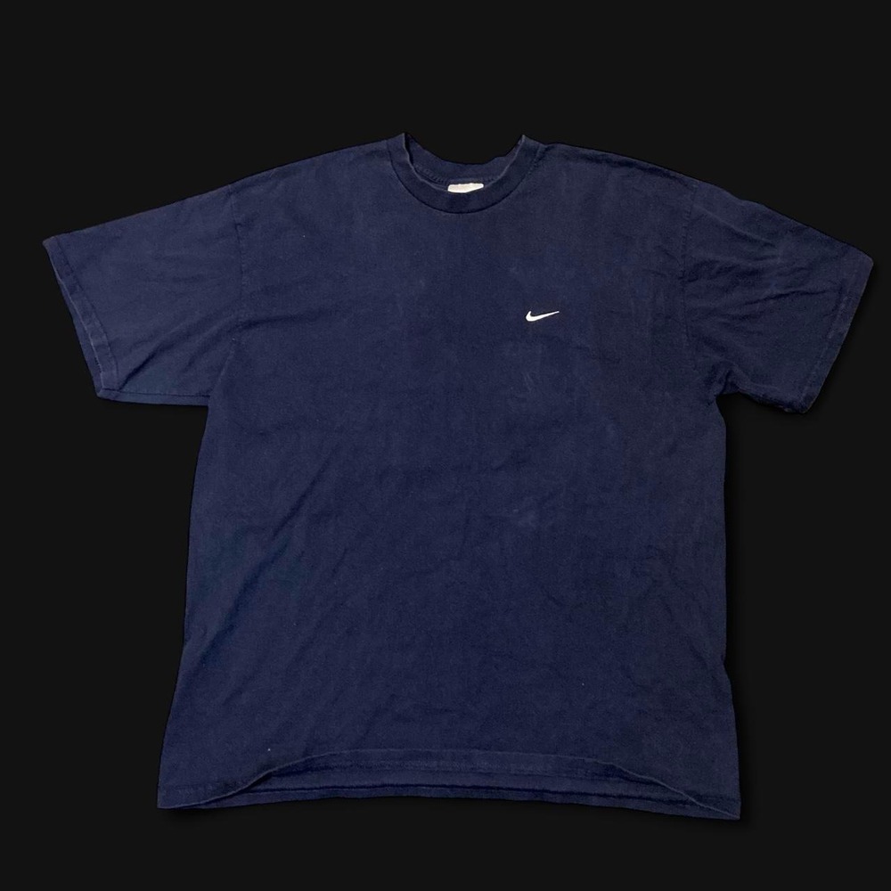 Nike navy blue embroidered swoosh tee vintage 00s silver tag XL/22.75